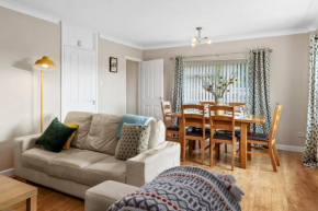 St Helens Apartment 1 - Short Walk to Beach